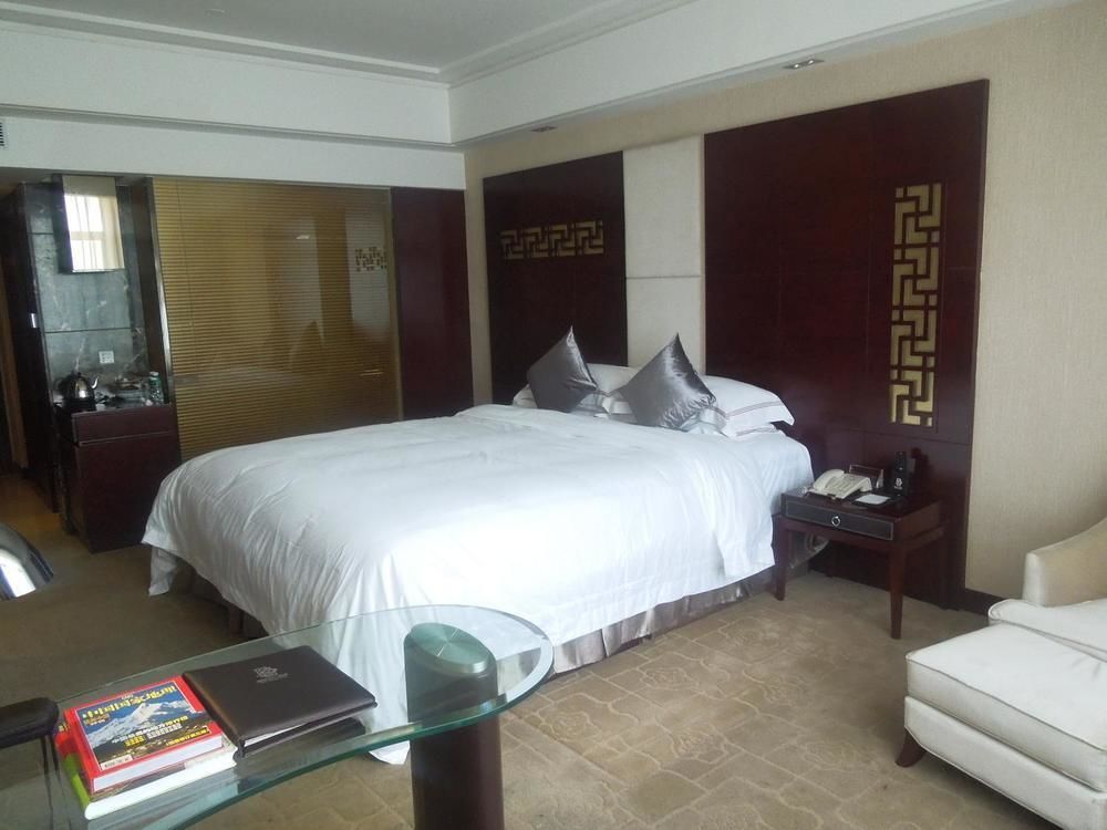 Boya Holiday Hotel Canton Esterno foto
