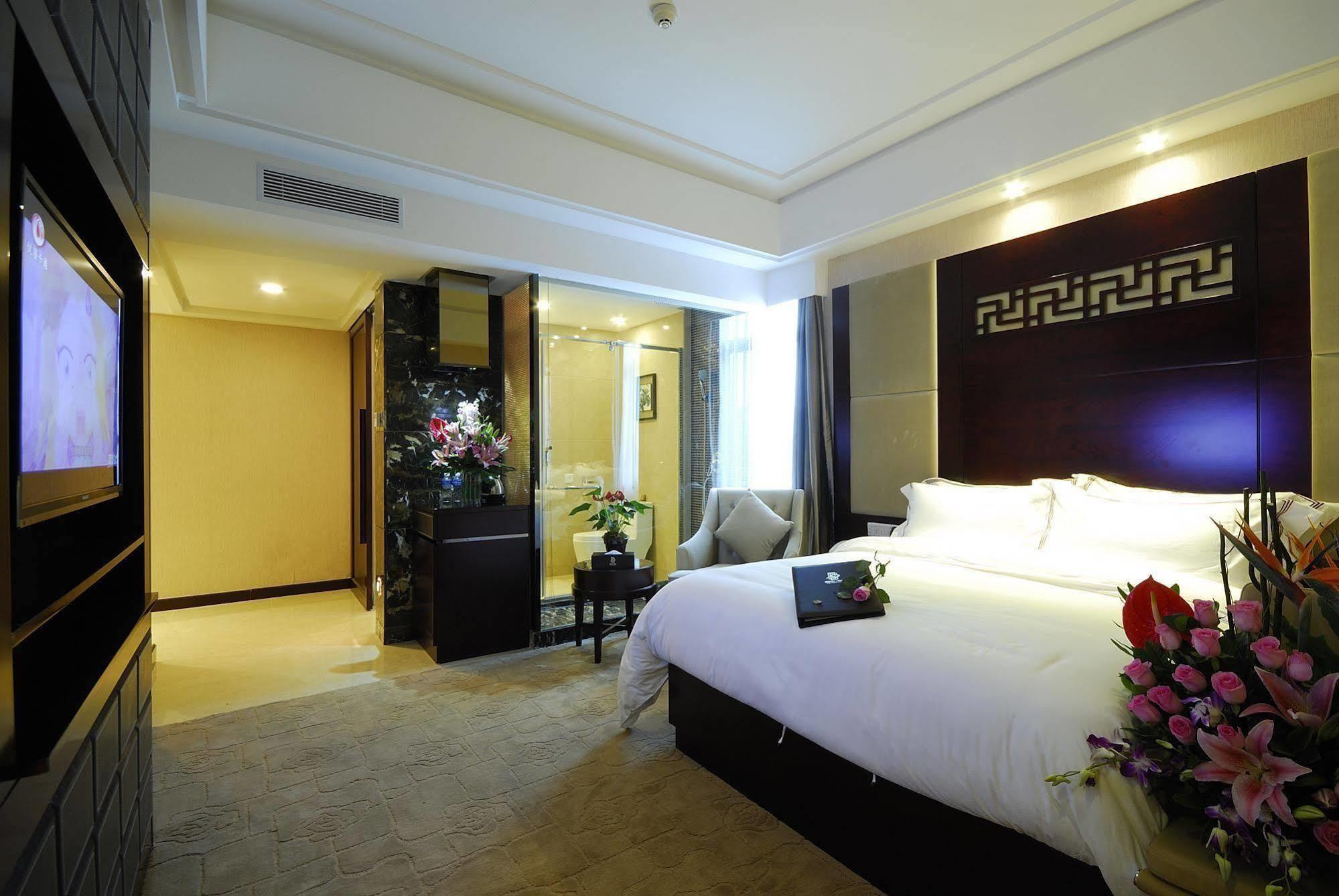 Boya Holiday Hotel Canton Esterno foto