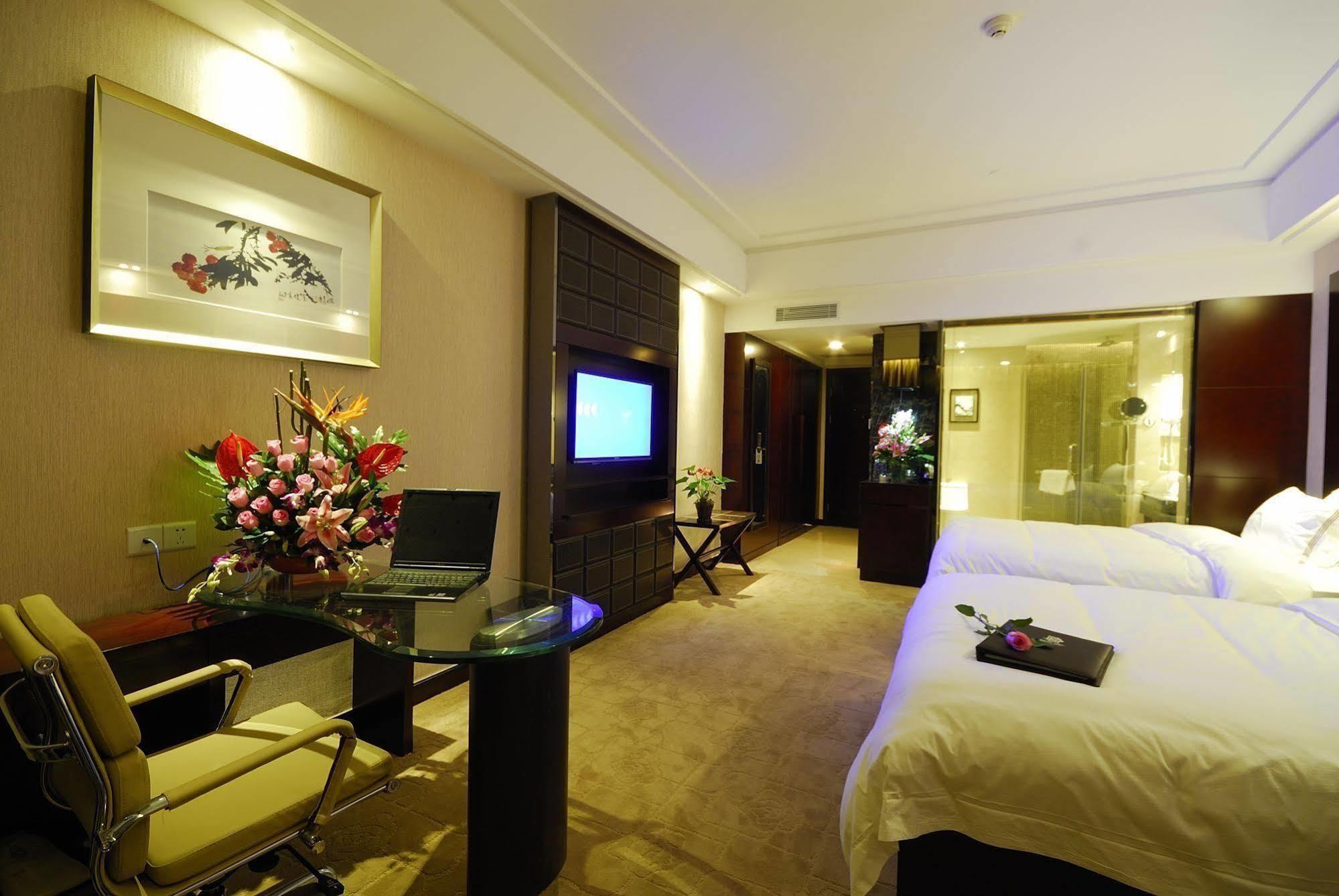 Boya Holiday Hotel Canton Esterno foto